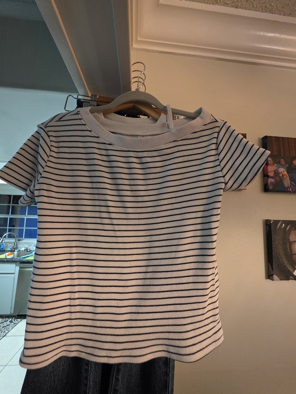 Girl's abercrombie kids White & Black Striped Ribbed Tee